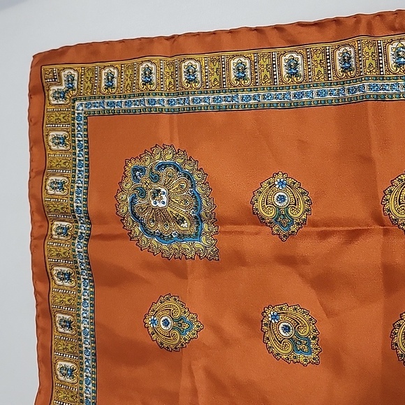 Handrolled 100% Italian Silk - Picture 2 of 2